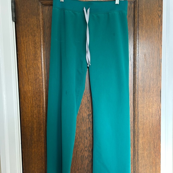 FIGS Women's Green set - Picture 2 of 3